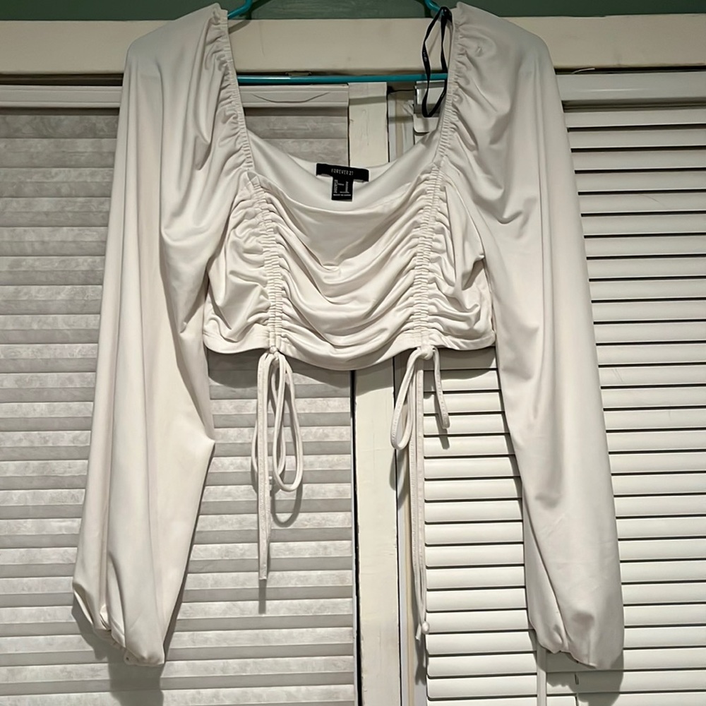 FOREVER 21 white crop top